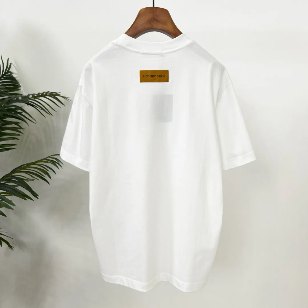 🅿️190 Donkey Brand*25s new pure cotton short sleeves! Same style for men and women! The brand graphics feature iconic elements, making it the hottest and most fashionable icon in 2025. We select 250g comfortable pure cotton fabric. It feels soft and the upper body is comfortable and breathable. The elements of the Lu family are put into battle, and the printing process is used to create it. It is a perfect work without losing the beauty! ! ! Color: Black. White. Size: s-xxl